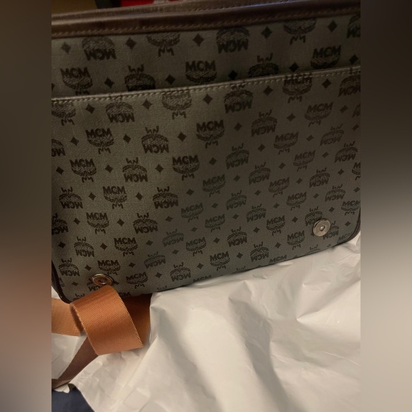 Authentic MCM Visetos Medium Messenger Bag - Picture 9 of 13